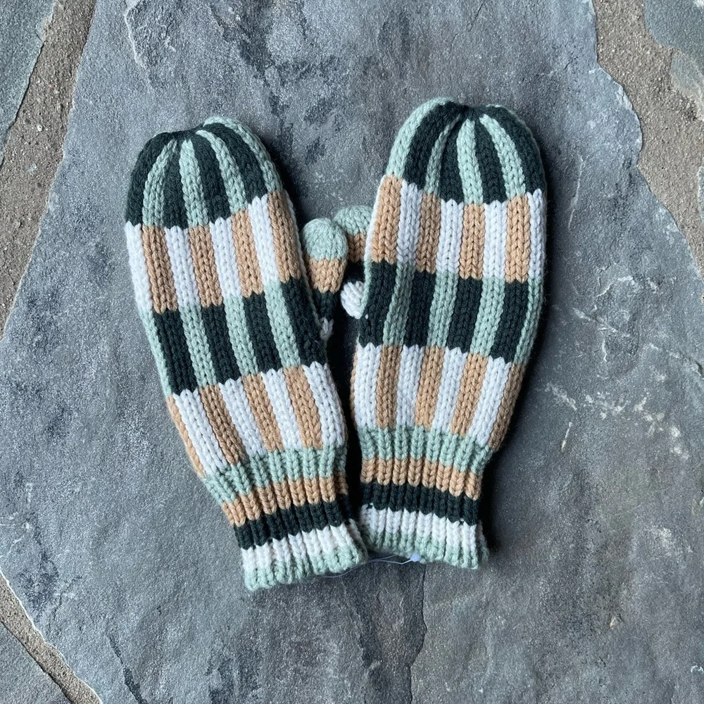 UO-Geneva Geometric Knit Mittens